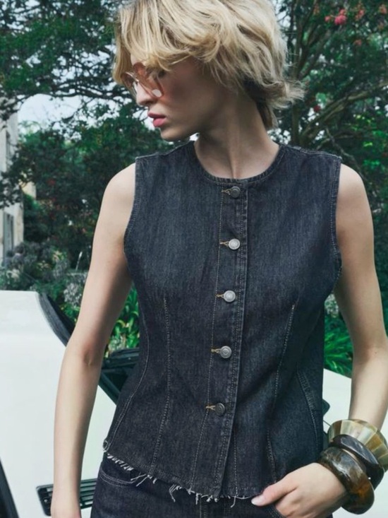 Zara Tops - Euc Zara Dark Blue Denim Button Front denim vest set matching jeans size medium